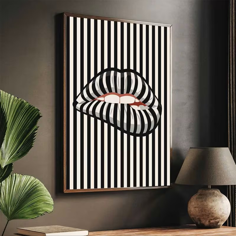 Parete artistica con poster su - Interior Design Apartment recensione e prezzo